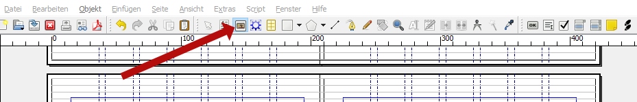 Zu sehen ist im Bild die Menüleiste von Scribus. Ein roter Pfeil zeigt auf das Symbol, welches du anklicken musst, um einen Bildrahmen aufzuziehen.